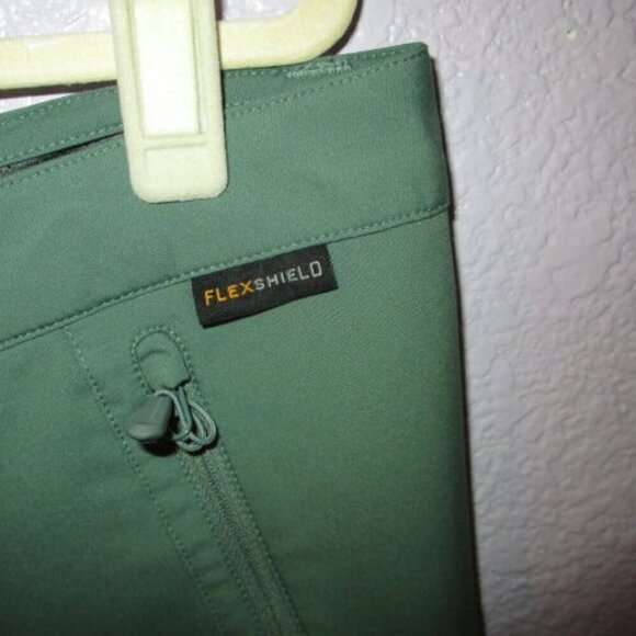 Jack Wolfskin ACTIVATE Bermuda Size L SHORTS Light ZIP POCKET Stretch HIGH RISE - Picture 4 of 12